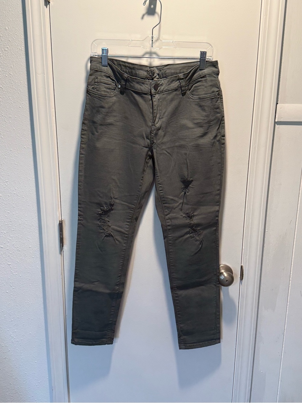 Women's Skinny Distressed Pants - Gray